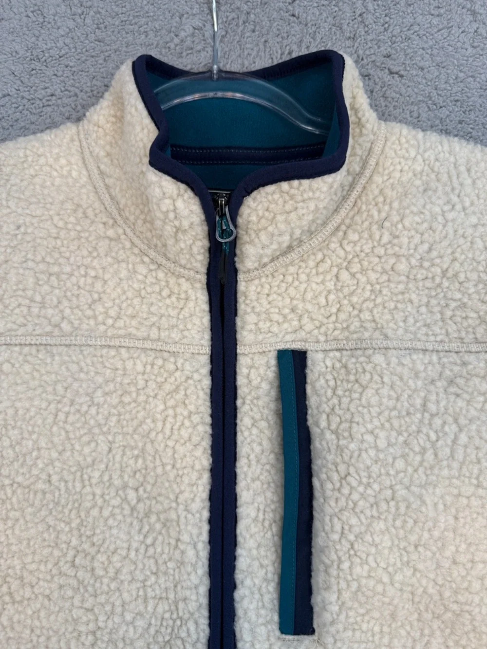 Eddie Bauer Mr. Chilali Cream Sherpa full zip Vest Men’s Large Navy Trim Pockets